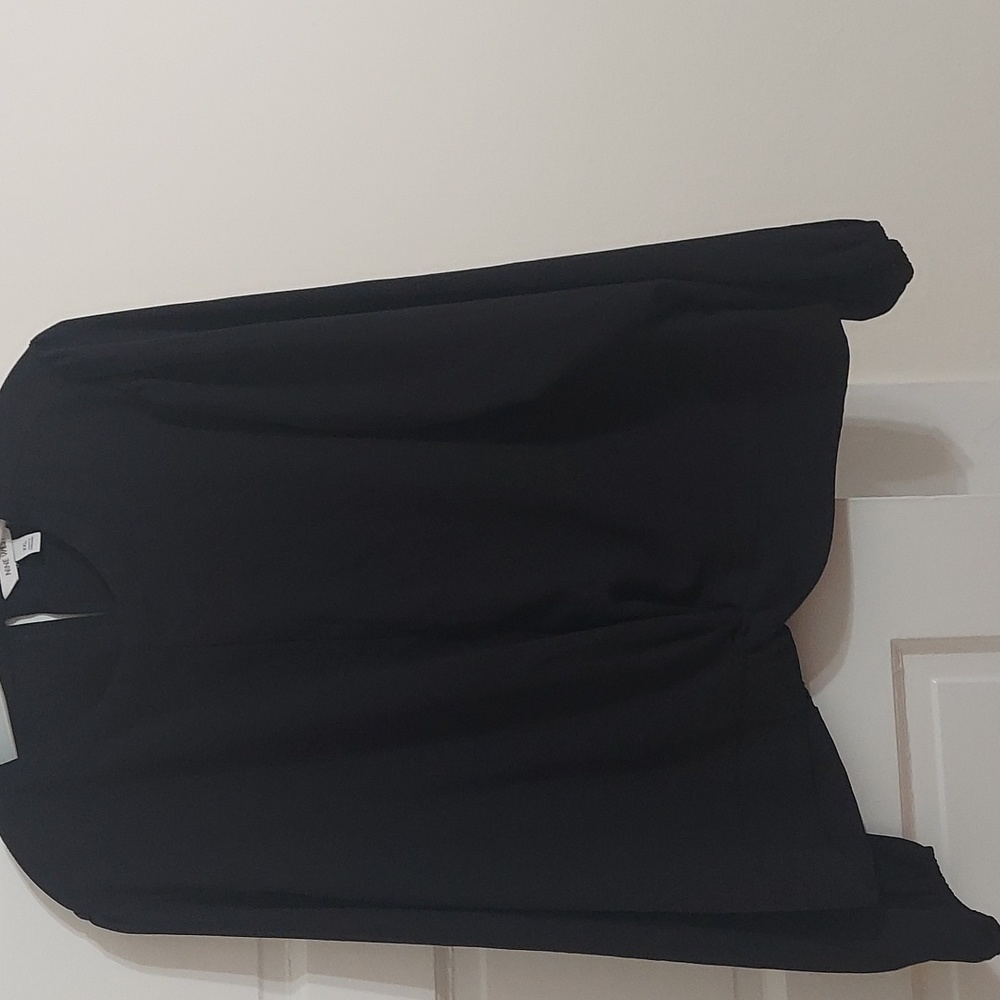 Black 2x blouse